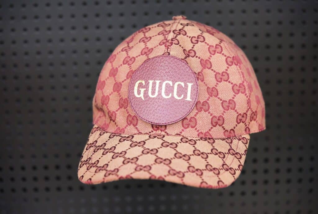 um boné da Gucci